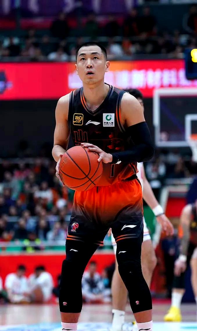 包含国际比赛日体能课后，山东男篮豪取连胜备战欧篮联，态度坚定，纪律约束更严格的词条