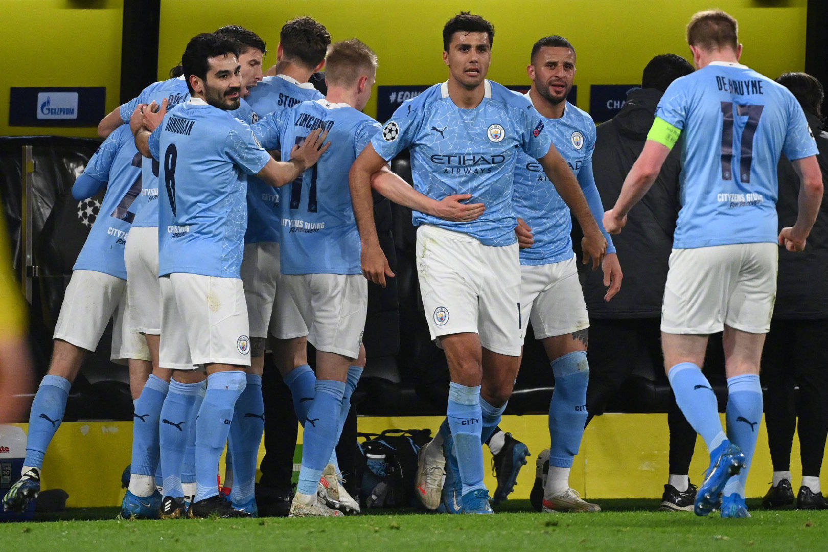 包含赛前体能课后；犹他爵士篮板制胜备战国王杯；悬念犹存；医务组通报恢复的词条