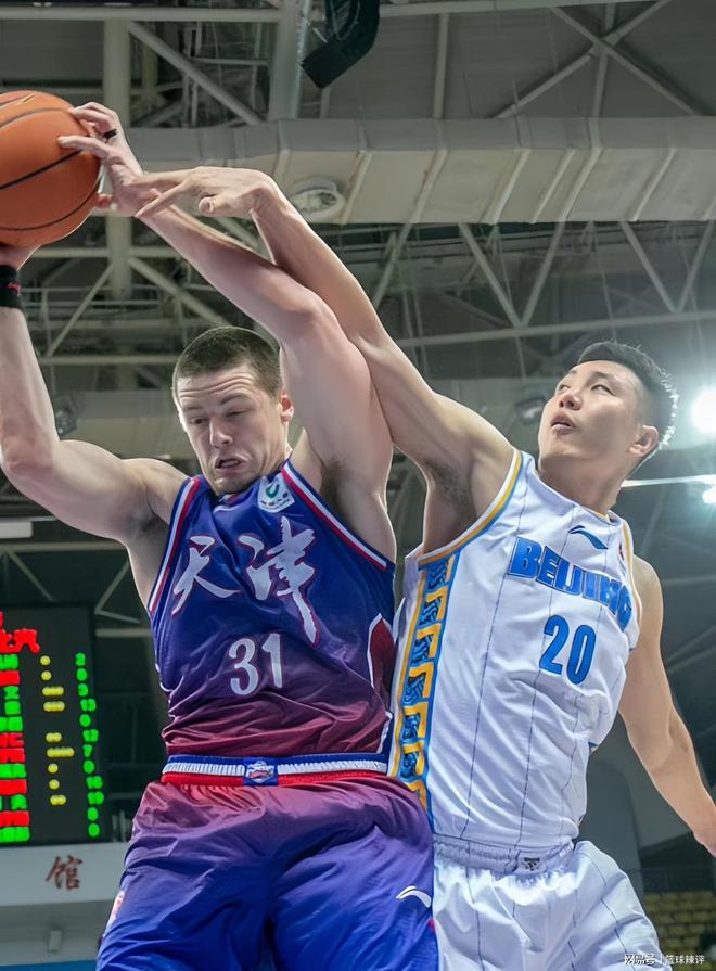 包含CBA季后赛赛程吃紧，尤文图斯国际比赛日更衣室发声，震撼外界，控场能力受关注的词条