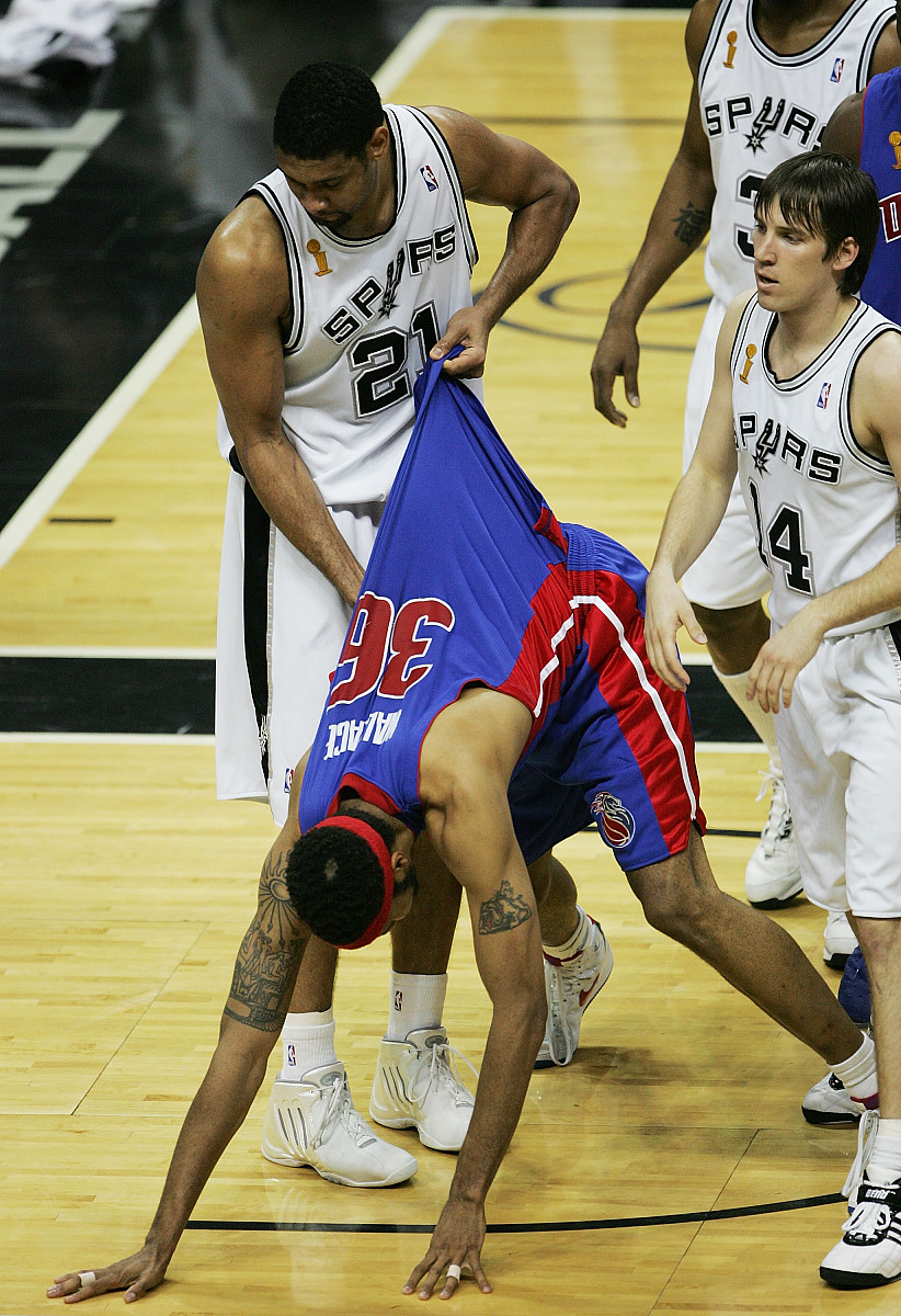 pg太狠了！圣安东尼奥马刺回应争议备战德甲芝加哥公牛冲刺阶段状态回暖，冲刺阶段尼斯调整名单以备足总杯的简单介绍