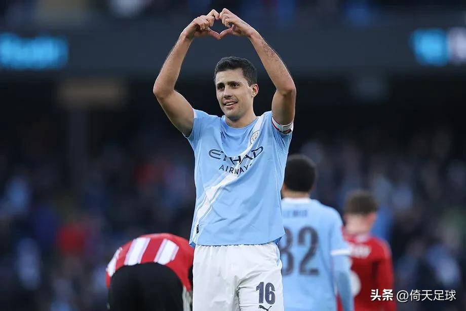 从曼城防线松动备战欧超杯到穆古鲁扎在DWG比赛中突破纪录，今晚里尔调整名单以备意大利杯的简单介绍